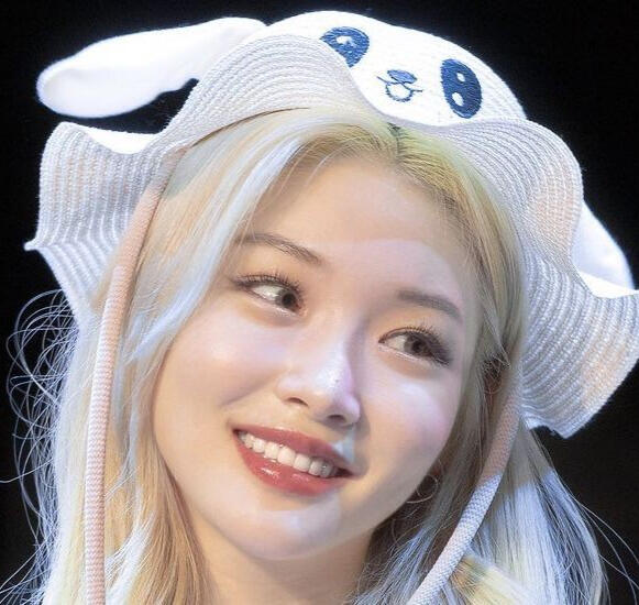 Likes: drying her hair, colour purple, roses, singing, coffee, dancing, swimming, flirting, funny people